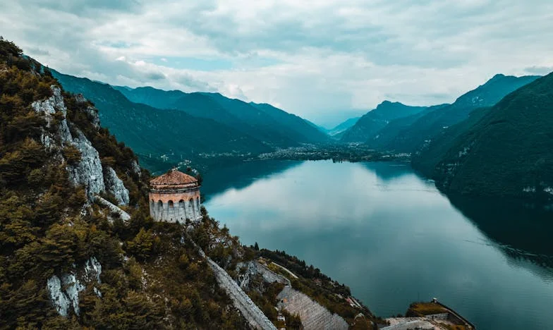 Naše dcera se nám vzdaluje kvůli svému muži. Už ani nepřišla na tatínkovy kulatiny.