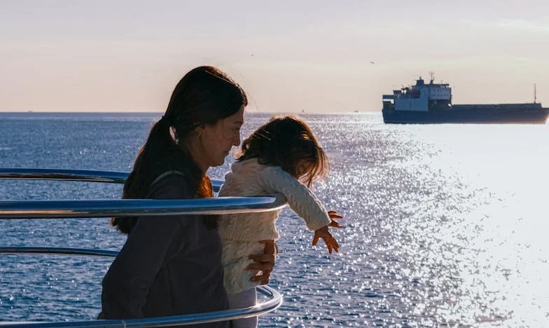 Jsem na mateřské, ne zdarma chůva: Příběh jedné české mámy mezi povinností a hranicemi