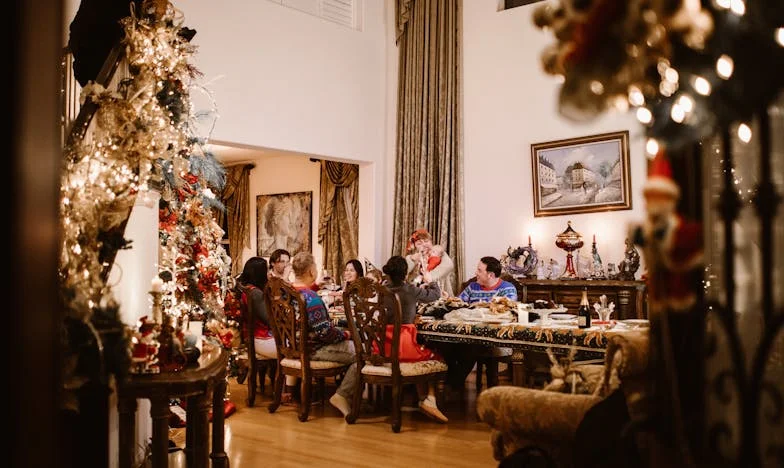 Mezi kladivem a kovadlinou: Když se rodina mého muže stala mým největším nepřítelem