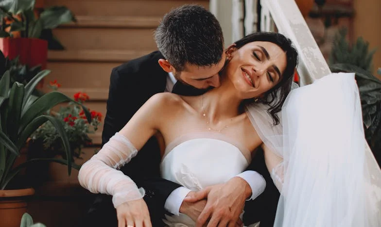 Vdova s losy a otevřeným srdcem: Příběh paní Krystyny a těhotné bezdomovkyně na pražském sídlišti