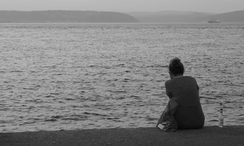 „Vstaň a uvař mi kafe!” – Jak mi švagr zničil rodinný víkend a proč nemůžu odpustit svému muži