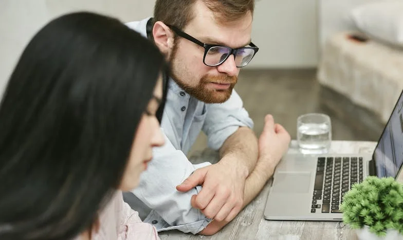 Ztracený domov, nalezené srdce: Otcův boj mezi rodinnou zradou a odpuštěním