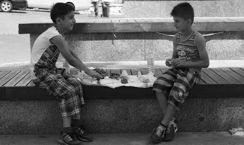 Když přátelství bolí: Příběh o tom, jak jsem se stala chůvou sousedčina dítěte