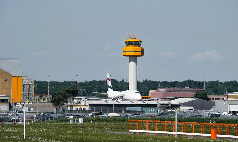 „Prosím vás, pane… dejte mi jen krabici mléka. Slibuju, že vám to jednou vrátím.“