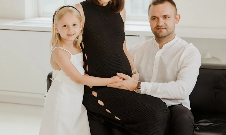 Sama s nevěstou: Když rodina není tím, čím se zdá