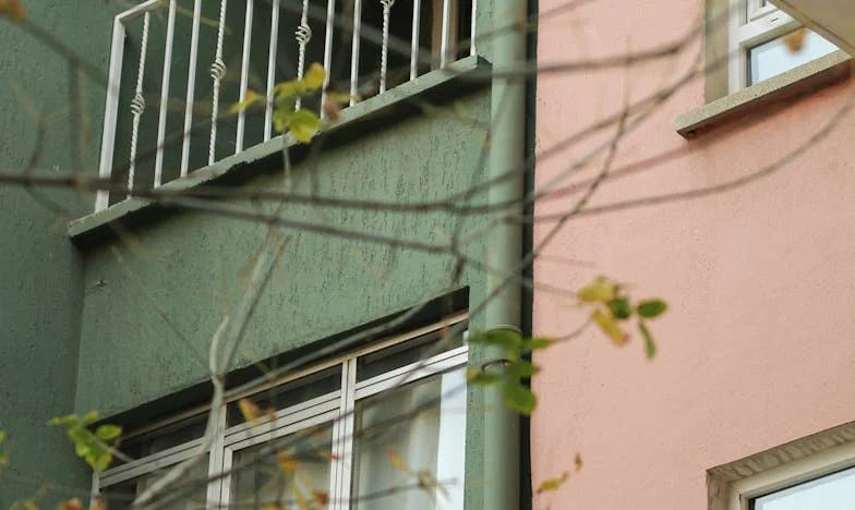 Dary, které všechno změnily – Příběh o české svatbě, rodinných konfliktech a jednom pražském bytě