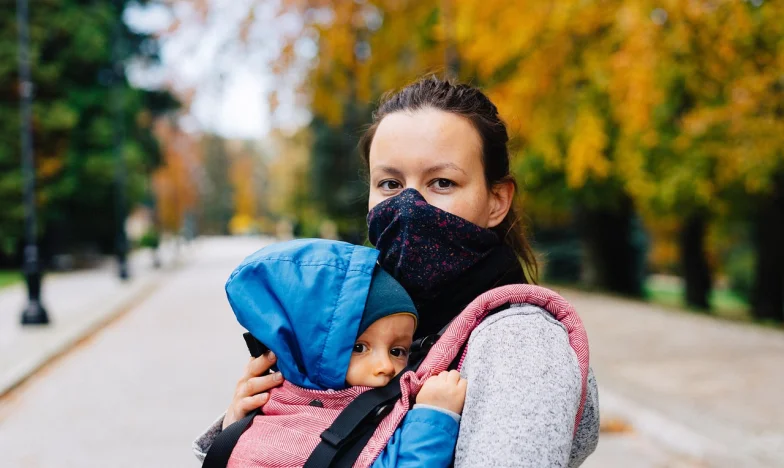 Odkryłam pieluchy w plecaku mojego 15-letniego syna – podążyłam za nim, a to, co znalazłam, odmieniło wszystko