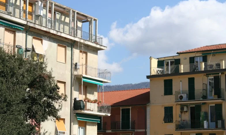 Jak próbowałam powstrzymać nieproszonych krewnych przed wtargnięciem na każdą naszą rodzinną uroczystość – historia o granicach, rodzinnych konfliktach i walce o własny spokój