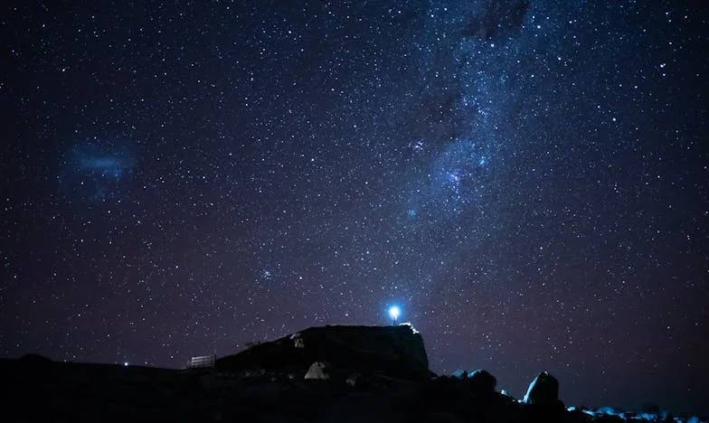 Przez lata byliśmy jak rodzina, aż pewnego dnia sąsiedzi wbili nam nóż w plecy – historia z warszawskiego blokowiska