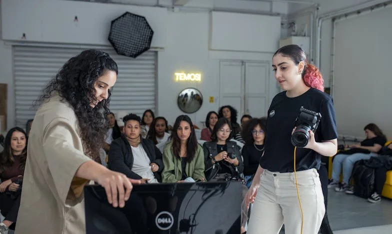 Bezdomny uratował mojego psa, ale jego sekret mnie zaskoczył – historia o winie, nadziei i rodzinnych ranach