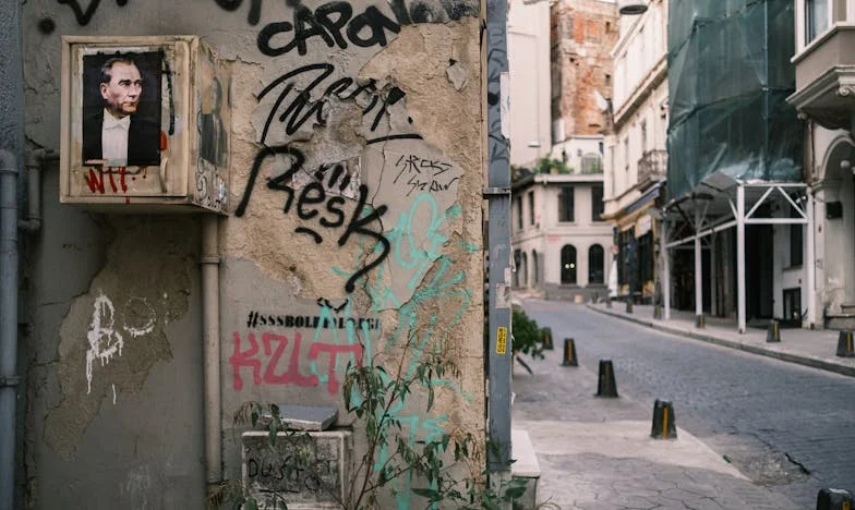 Sąsiad znał zbyt wiele tajemnic – historia z bloku na warszawskim Ursynowie