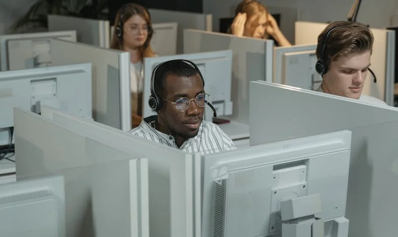 Zakazana pomoc: Kiedy mąż zabronił mojej mamie pomagać przy naszym dziecku – historia samotności i rodzinnych konfliktów