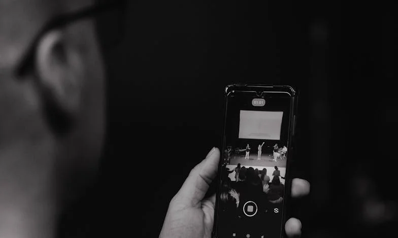 Między młotem a kowadłem: Gdy mąż nie potrafi powiedzieć matce, że nie możemy mieć dzieci