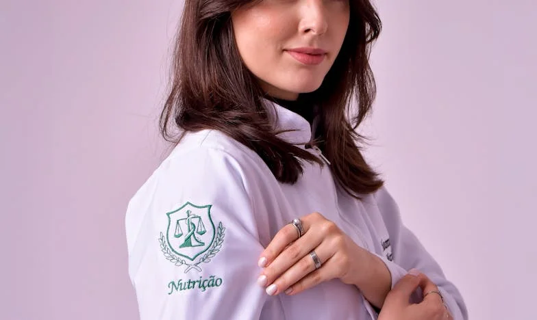 Pod jednym dachem: Cień teściowej nad moim życiem. Moja walka o siebie w świecie, gdzie nie mam głosu