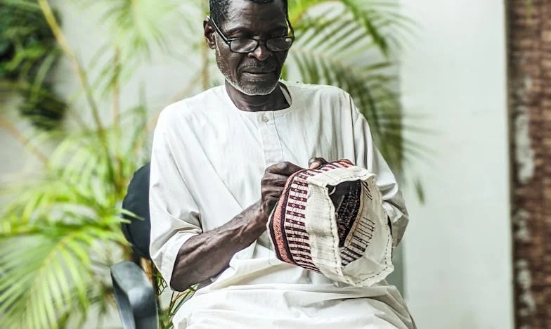 Podsłuchana rozmowa, która złamała mi serce: Czy naprawdę mój syn chce mnie oddać do domu opieki?