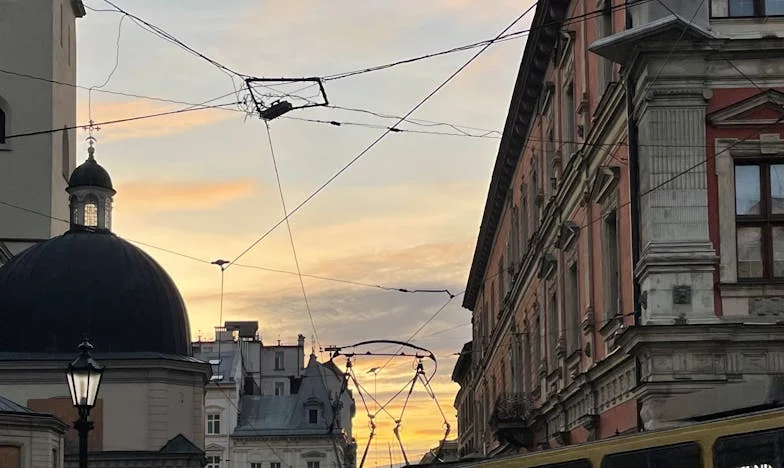 Sekret z kufra prababci: List, który rozdarł rodzinę i uleczył serce