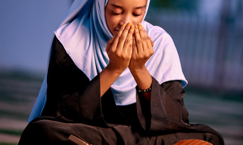 Trzeci talerz: Historia matki, która odnalazła córkę w zapomnianej kartce