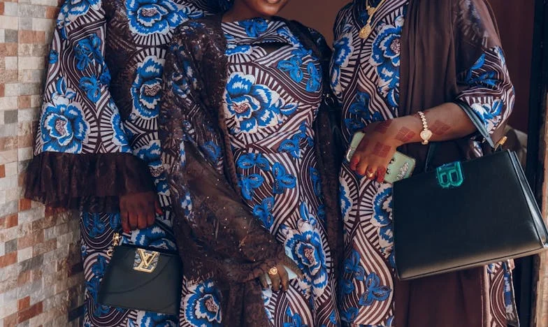 Wróciłam z porodówki – a w domu czekała mnie tylko cisza i chłód. Mój mąż zniknął w pracy, a ja zostałam sama z noworodkiem i własnym strachem