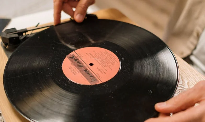 Lodówka to nie stołówka! Jak córka i jej „przyjaciele” doprowadzili mnie do łez