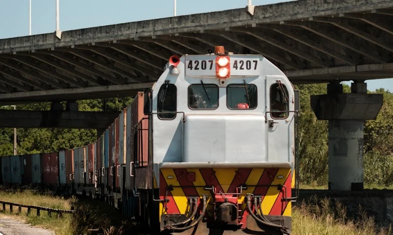 Dom, który przepadł, serce, które zostało: Historia ojca między zdradą a przebaczeniem