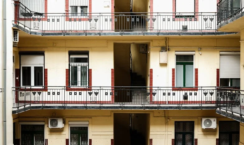 Moja teściowa, mój wróg: Jak walczyłam o własny dom i godność