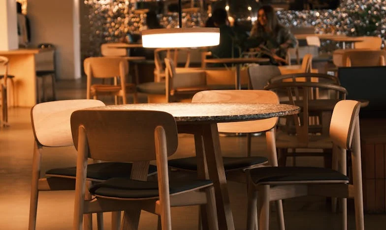 „Obudź się i zrób mi kawę!” – Jak szwagier wywrócił nasze życie do góry nogami i gdzie kończy się rodzinna lojalność