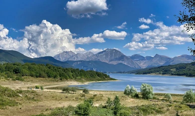 Syn chciał mnie wyrzucić z własnego mieszkania: "Będziesz spała w kuchni, mamo" – historia Marii z Wrocławia
