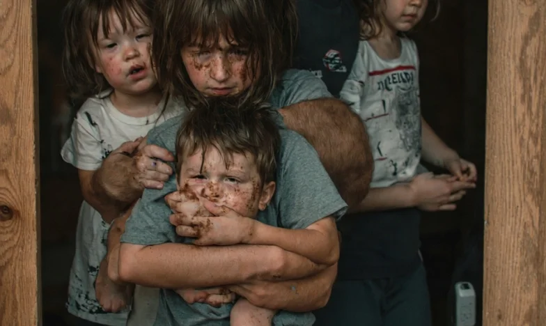 Kłamstwo, które rozdarło moją rodzinę: Jak jedno zgłoszenie zmieniło życie w naszej małej miejscowości