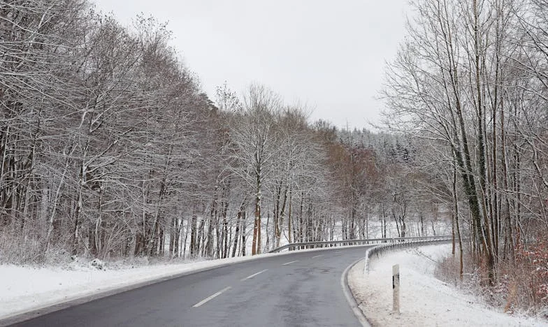 Nie musisz siadać do stołu. Twoim zadaniem jest, by goście byli szczęśliwi i najedzeni. — Historia kobiety, która odważyła się wyjść z cienia