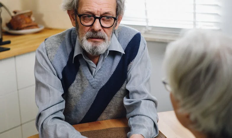 Ostatni dzień w domu rodzinnym – czy można wybaczyć sobie odejście?