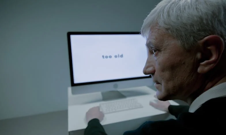 Wstydzisz mnie przed sąsiadami – Historia miłości po sześćdziesiątce i rodzinnych ran