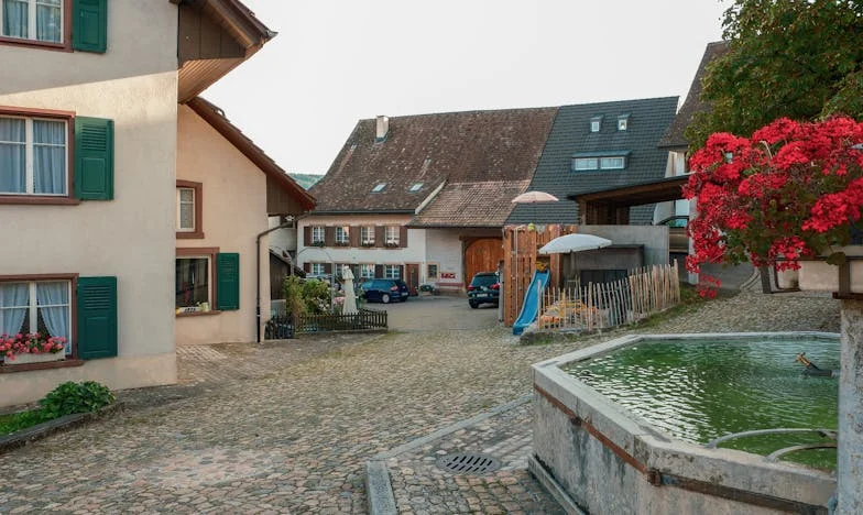 "Mamo, oddaj mi klucze do mieszkania. Przez ciebie Alina wraca później, prawie nie widuję żony" – historia Krzysztofa, który zrozumiał, jak trudno żyć pod jednym dachem z teściową