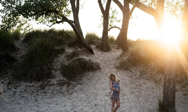 Nieustające Łkanie z Mieszkania 3B: Ulica w Cieniu Tajemnicy