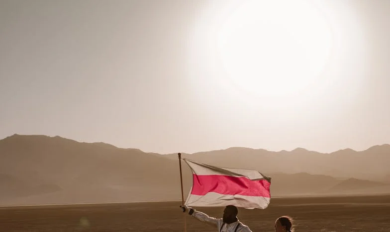 Kiedy kobieta posłuszna umiera, rodzi się kobieta wolna – Moja cicha zemsta po latach upokorzeń