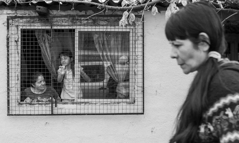 Łzy na asfalcie: Opowieść o utraconym szczęściu