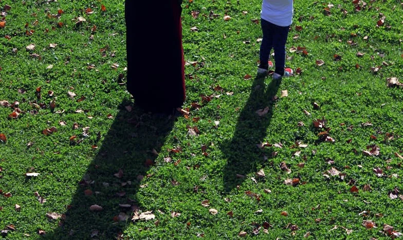 Paragon w Koszu: Opowieść o Ukrytych Wydatkach i Zaufaniu