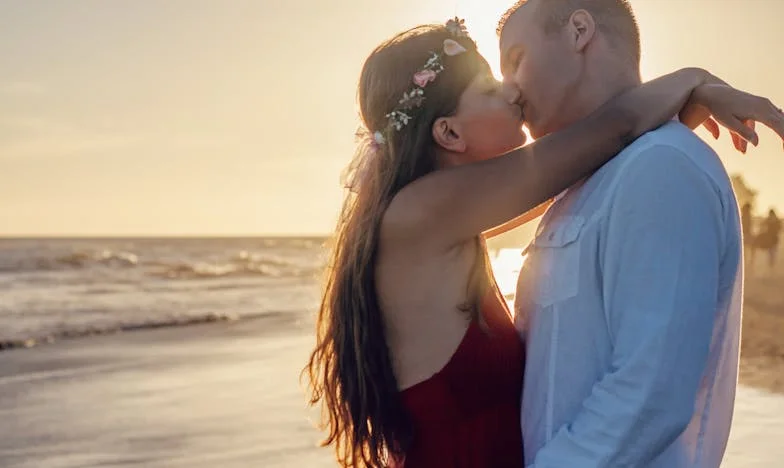 Znalazłam List w Sukience z Lumpeksu – I Moje Życie Rozpadło się na Kawałki, by Złożyć się na Nowo