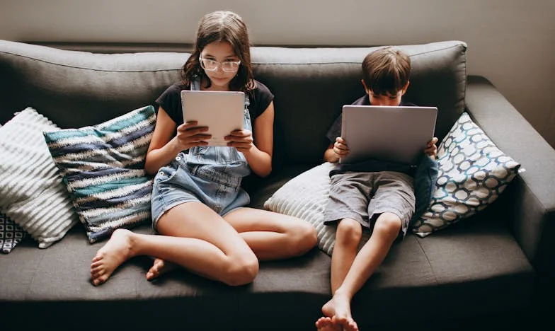 Czy powinnam pozwolić byłej teściowej widywać moją córkę? Opowieść o lojalności, bólu i trudnych wyborach