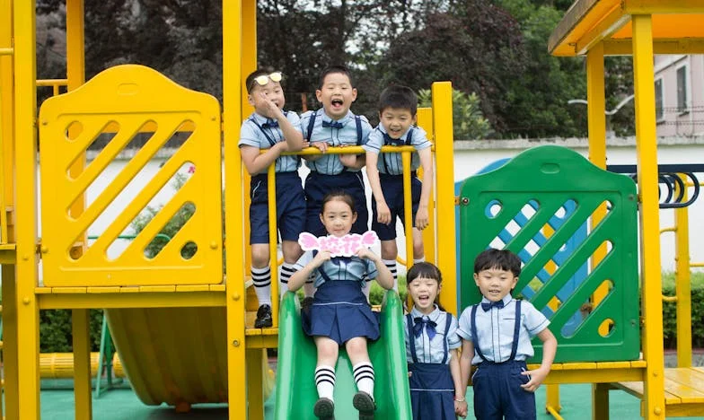 Między młotem a kowadłem: Historia jednej rodziny