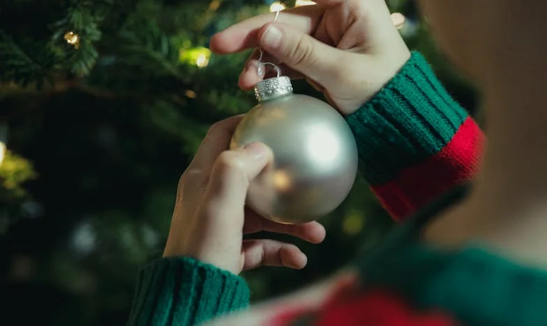 Noc, Która Rozdarła Moją Rodzinę: Opowieść o Tajemnicach, Wyborach i Przebaczeniu