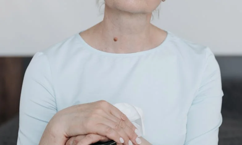 Pusty Ganek: Kiedy Rodzinne Ściany Są Grubsze Niż Letnie Marzenia