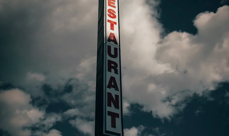 Wziąłem ślub w wieku 21 lat. Potem poznałem Ją i wszystko się zmieniło: piękna, mądra, nieodparta. Zostawiłem żonę i zapomniałem o synu.