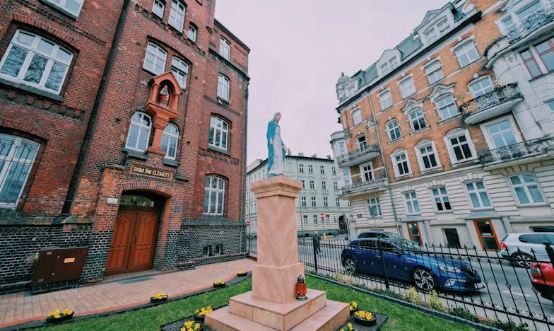 Nieproszony gość przy stole: deszczowy wieczór, który zmienił wszystko