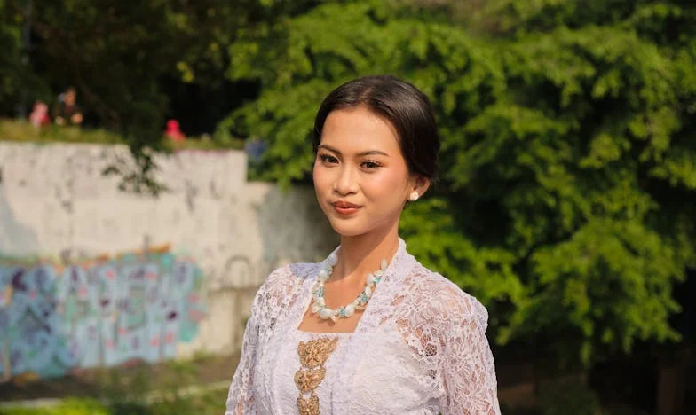 Pretending to Be Rich: My Niece's Secret and Our Family's Struggle