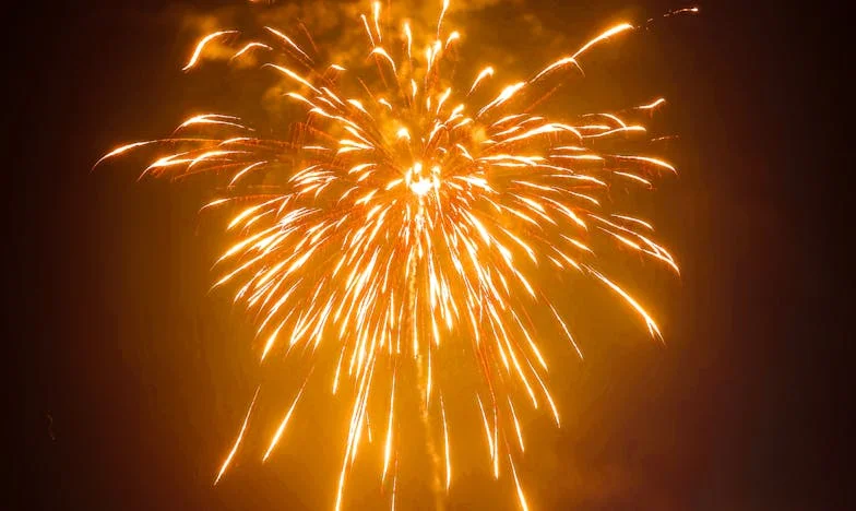 The Girl Next Door Who Was Always Hungry: A Childhood Lived in the Shadow of Poverty and Silence