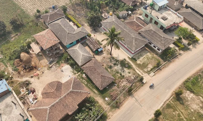 A Little Apartment, A Long Commute, and the Fraying of Love