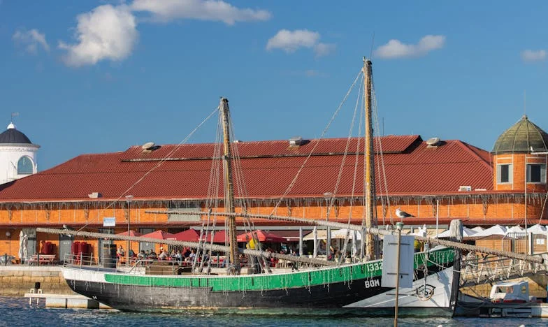 I Gave My All to My Best Friend—Until I Discovered She’d Been Stealing From Me for Years