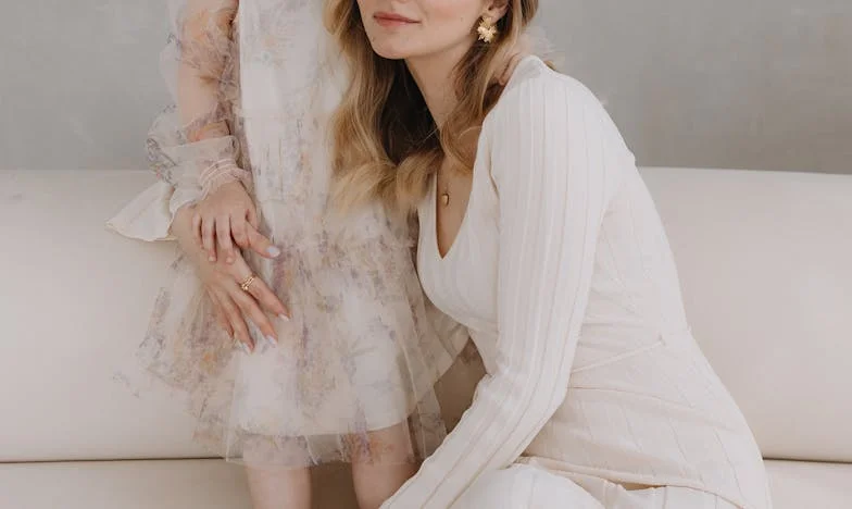 A Humble Husband, a Billionaire’s Mansion, and the Photo That Changed Everything: My Unforgettable Tuesday