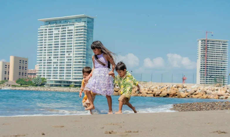 Between Guilt and Longing: My Life in the Shadow of My Family