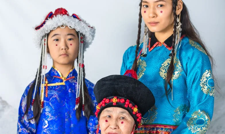 Three Hours on the Cold Bench: The Night I Learned What Family Really Means